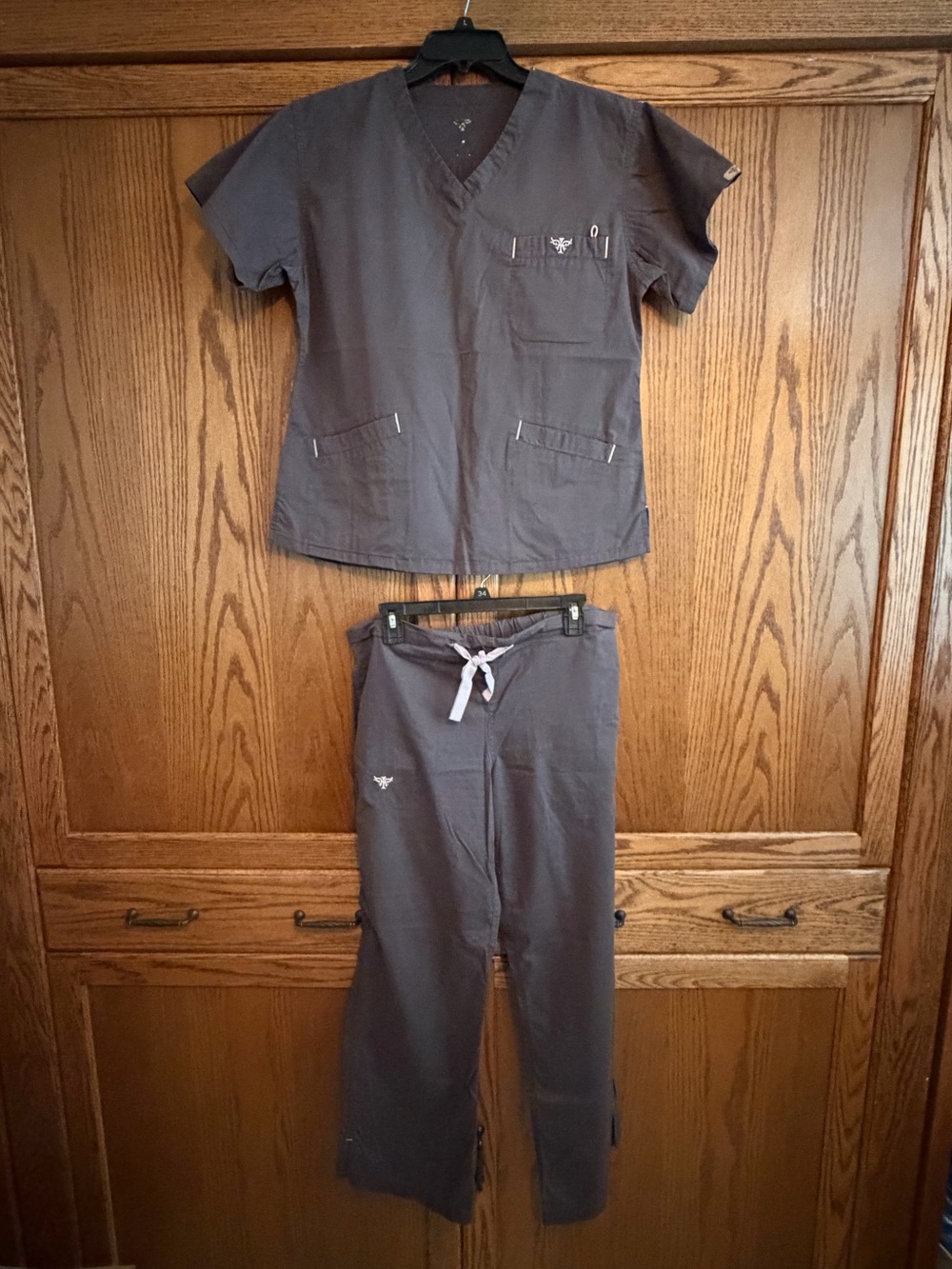 Med Couture Gray Scrub-Style Pajama Set